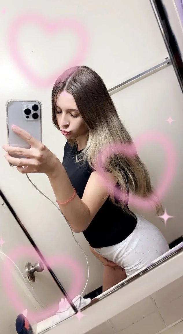Novinha vazada pelo ex que arregaçou a bucetinha rosada da puta! novinha, vazou, vazados, amador main image
