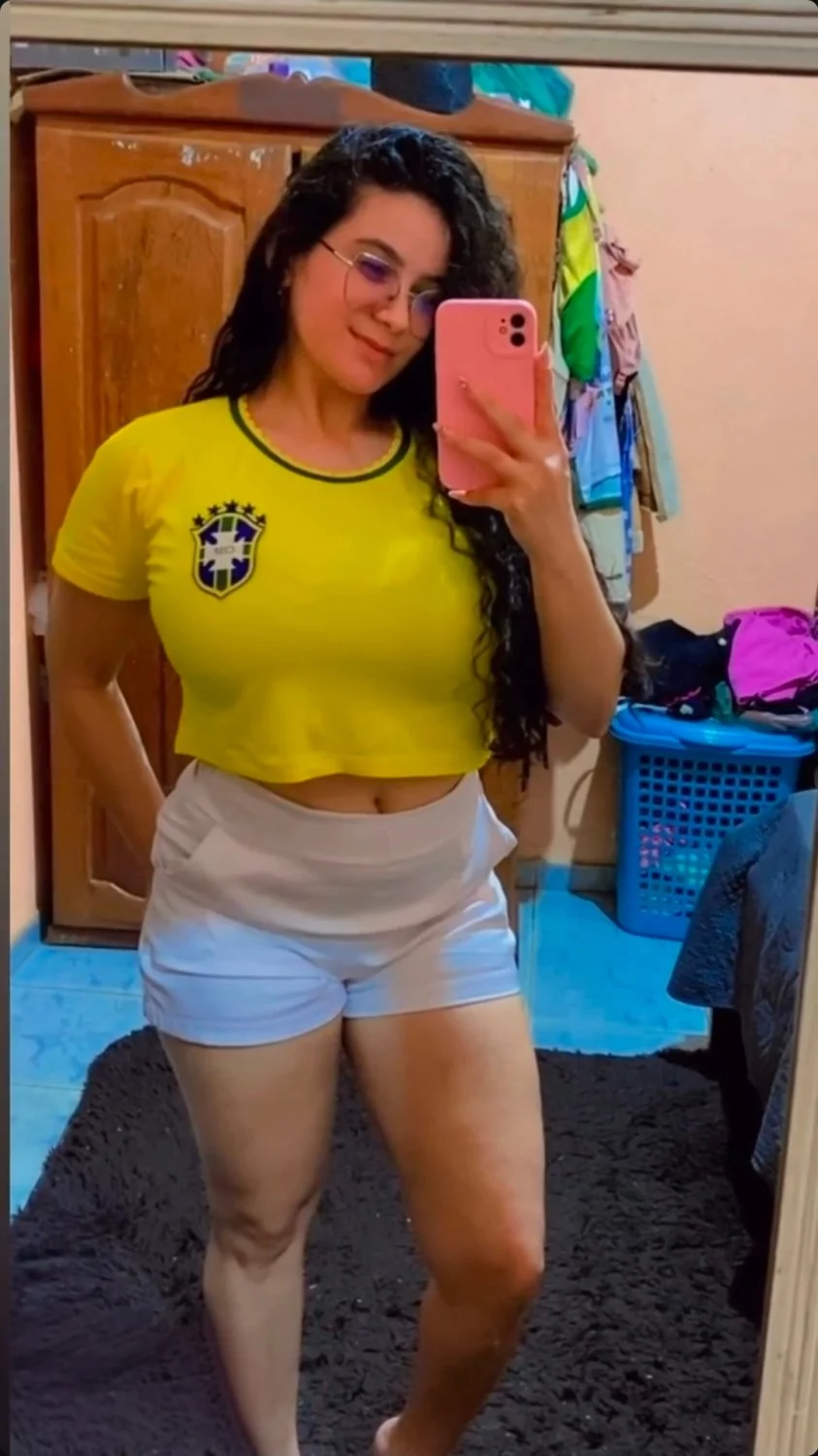Honradinha peituda 😈 image 2