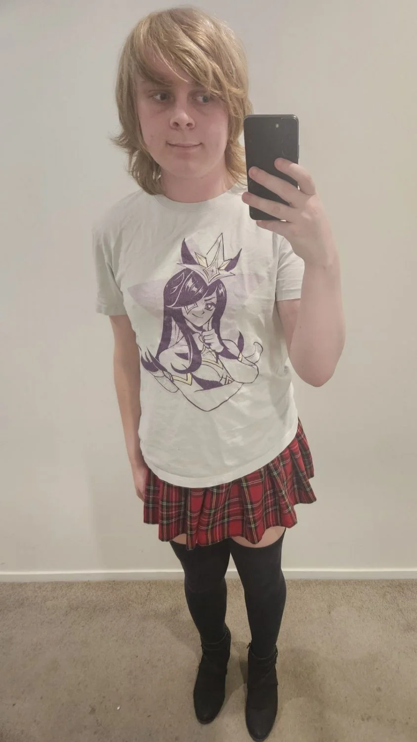 Interviewed this femboy attention slut of an exhibitionist image 2