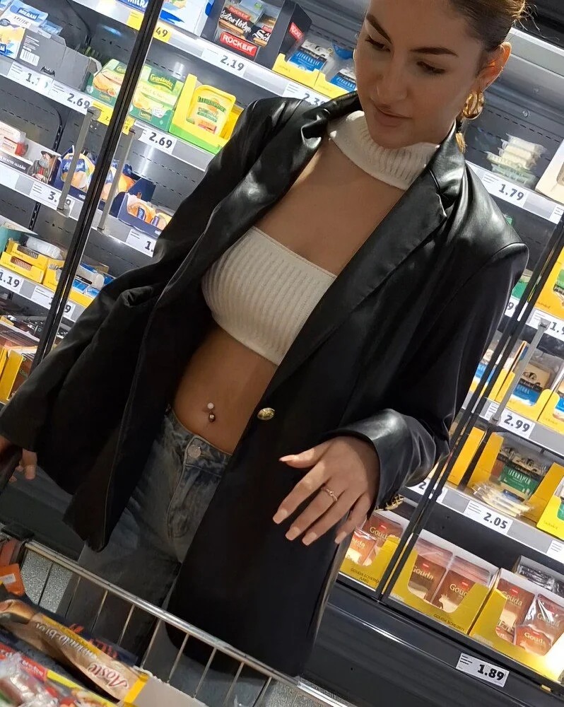 REAL AMATEUR SIE WUSSTE ES. image 2