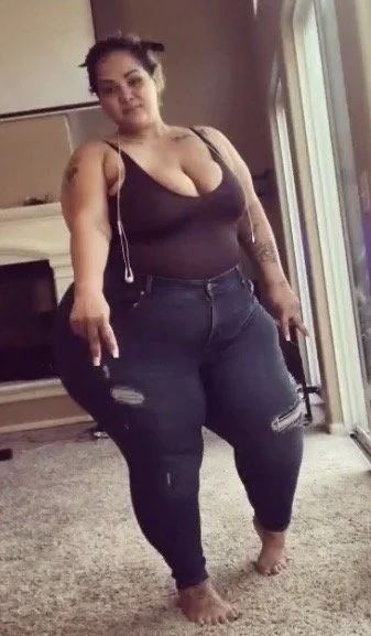 Old Rare Pics Of Raracinnamon Fat Ass (Cinnamon Bentley) image 3