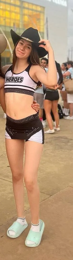El novio cornudito de esta putita me la entrego para exhibirla como la puta que es (1) image 24