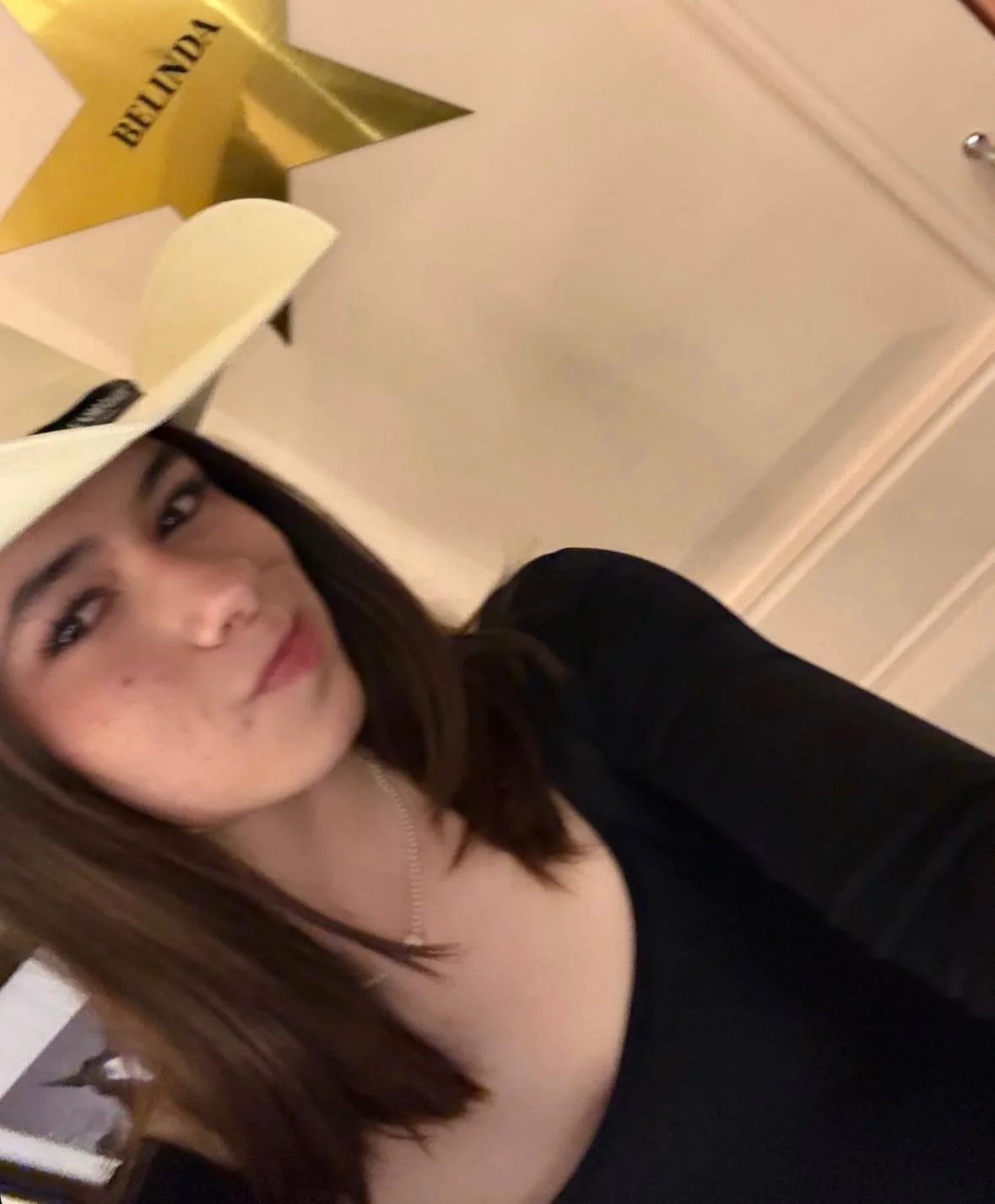 El novio cornudito de esta putita me la entrego para exhibirla como la puta que es (1) image 3
