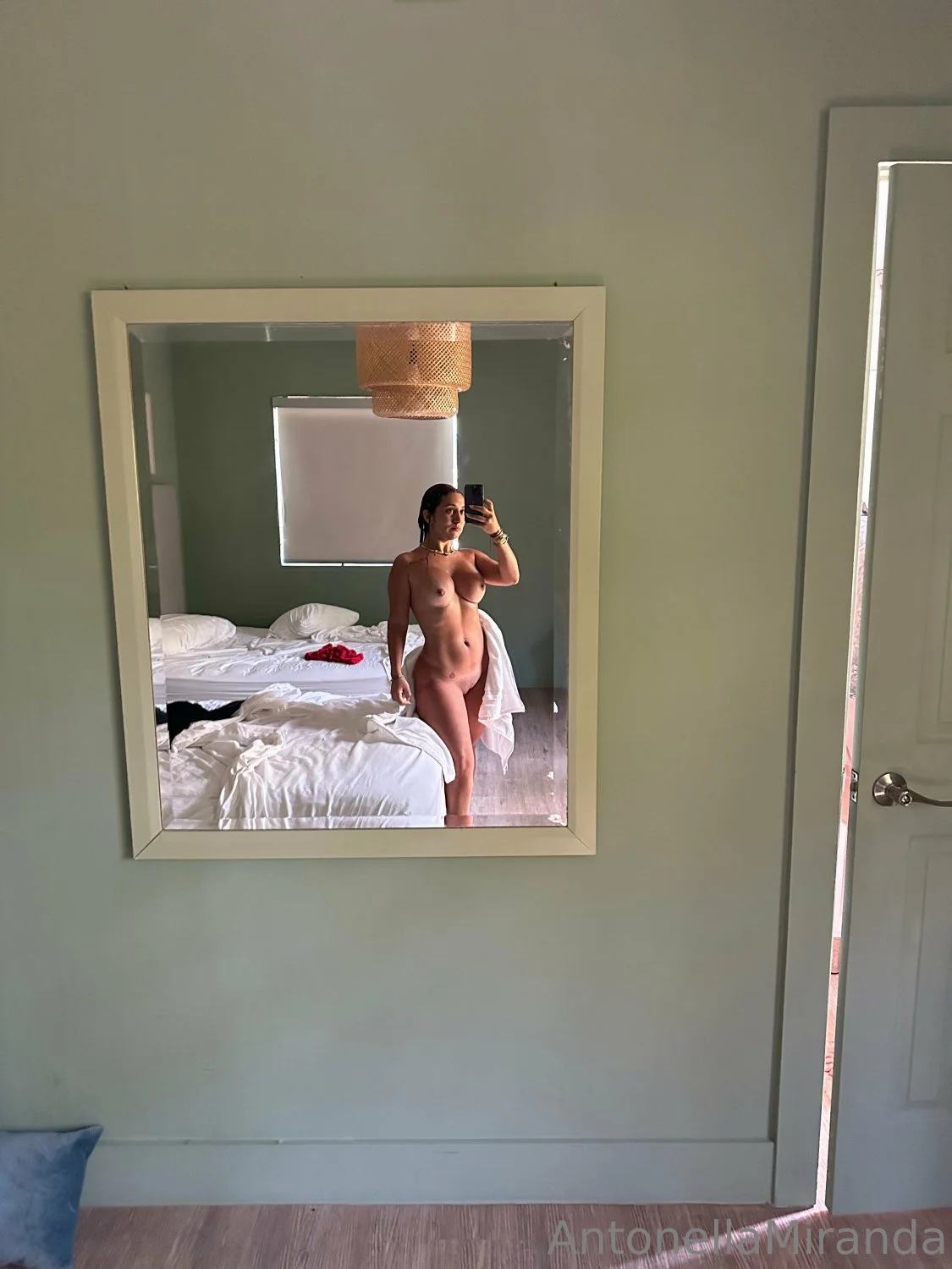 latina with a 40 + inch ass part. 5 image 22
