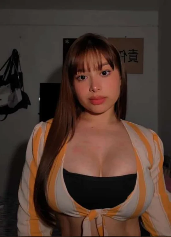 Tetona cara linda image 6