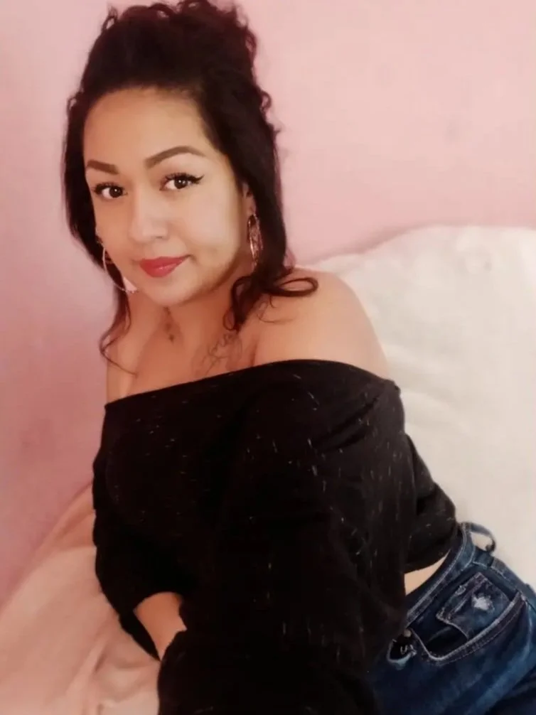 Ex cuñada de ricas tetas image 10