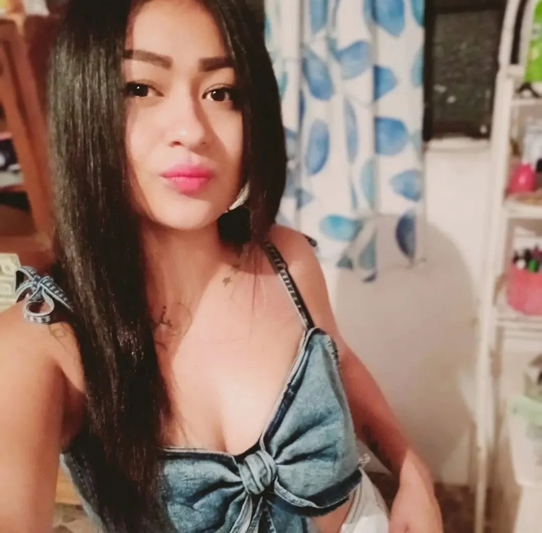 Ex cuñada de ricas tetas image 18