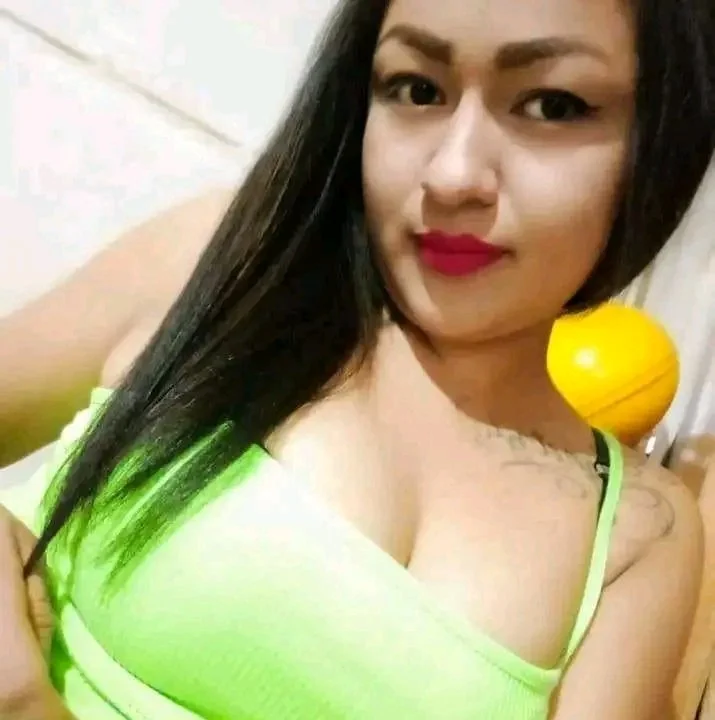 Ex cuñada de ricas tetas image 4