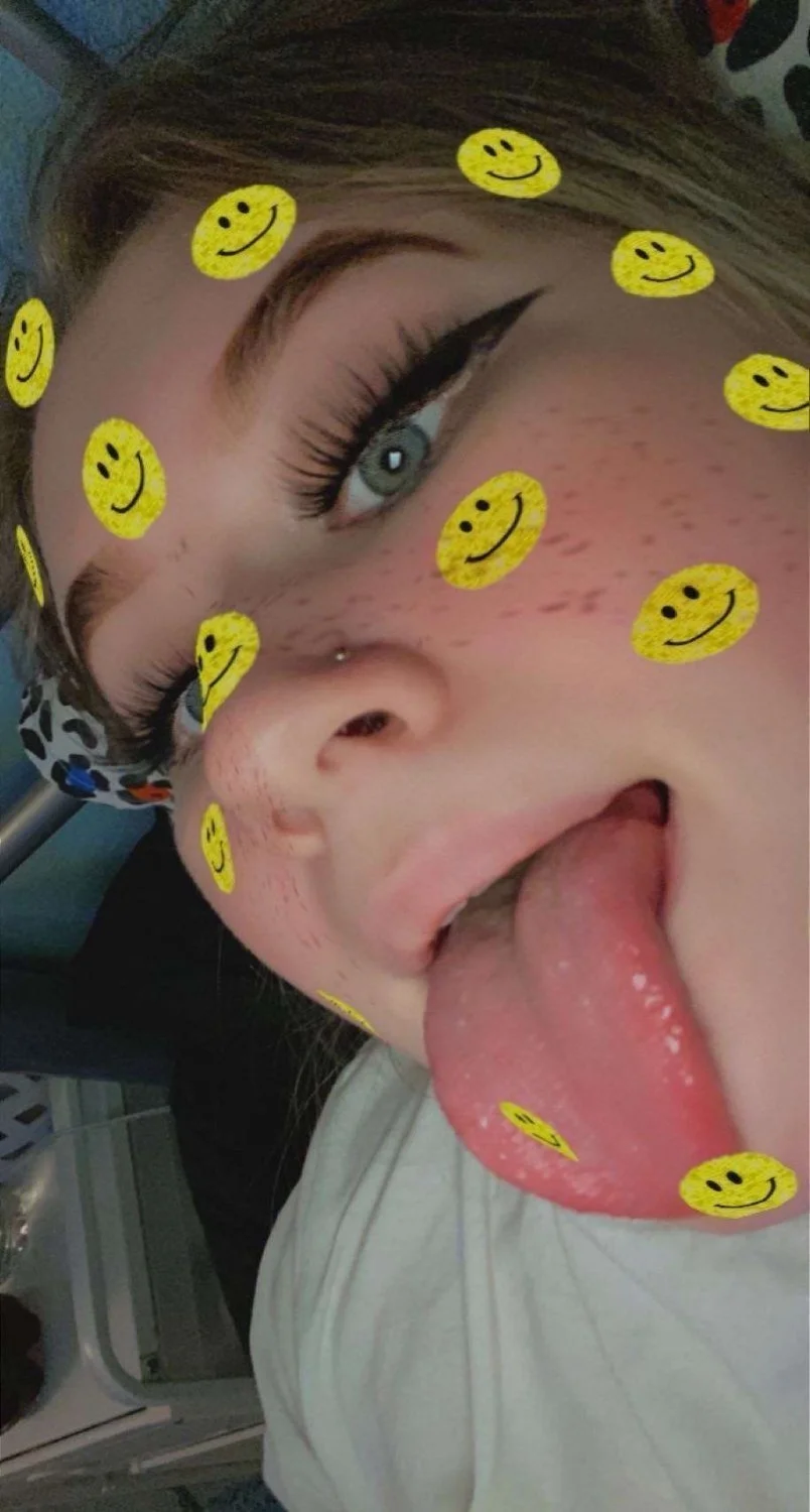 My thick blonde gfs tongue, Make her famous dm me image 2