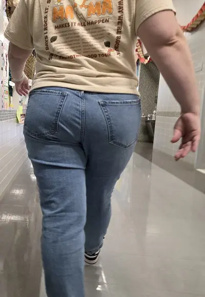 Big booty bimbo cover image