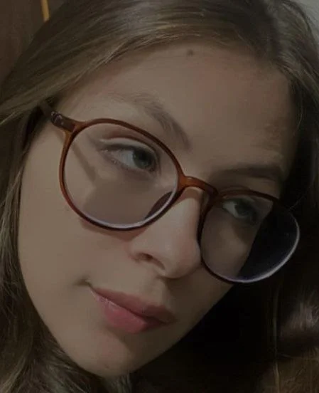 Botou a namoradinha nerd pra mamar gravou tudo e soltou na net main image