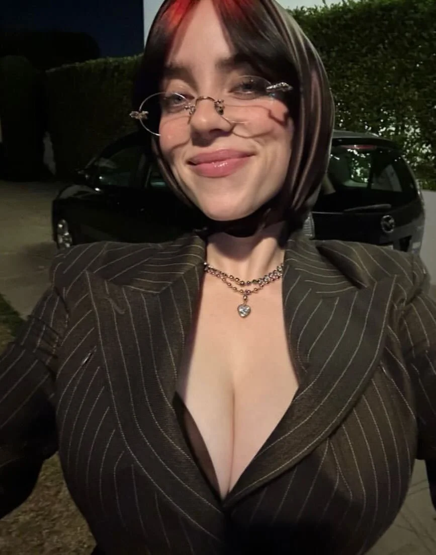 BILLIE EILISH image 50