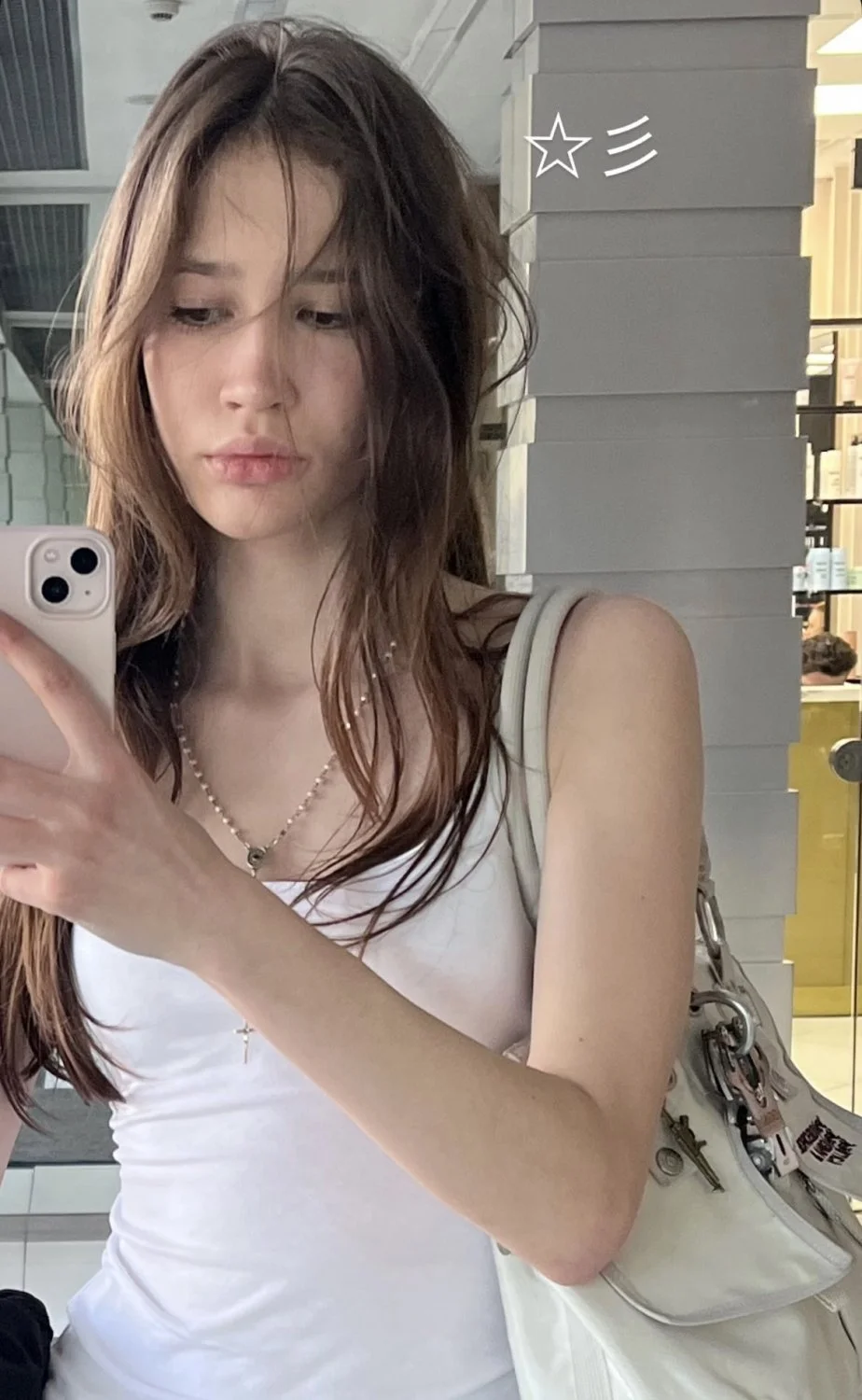 Amazing lips slut image 3