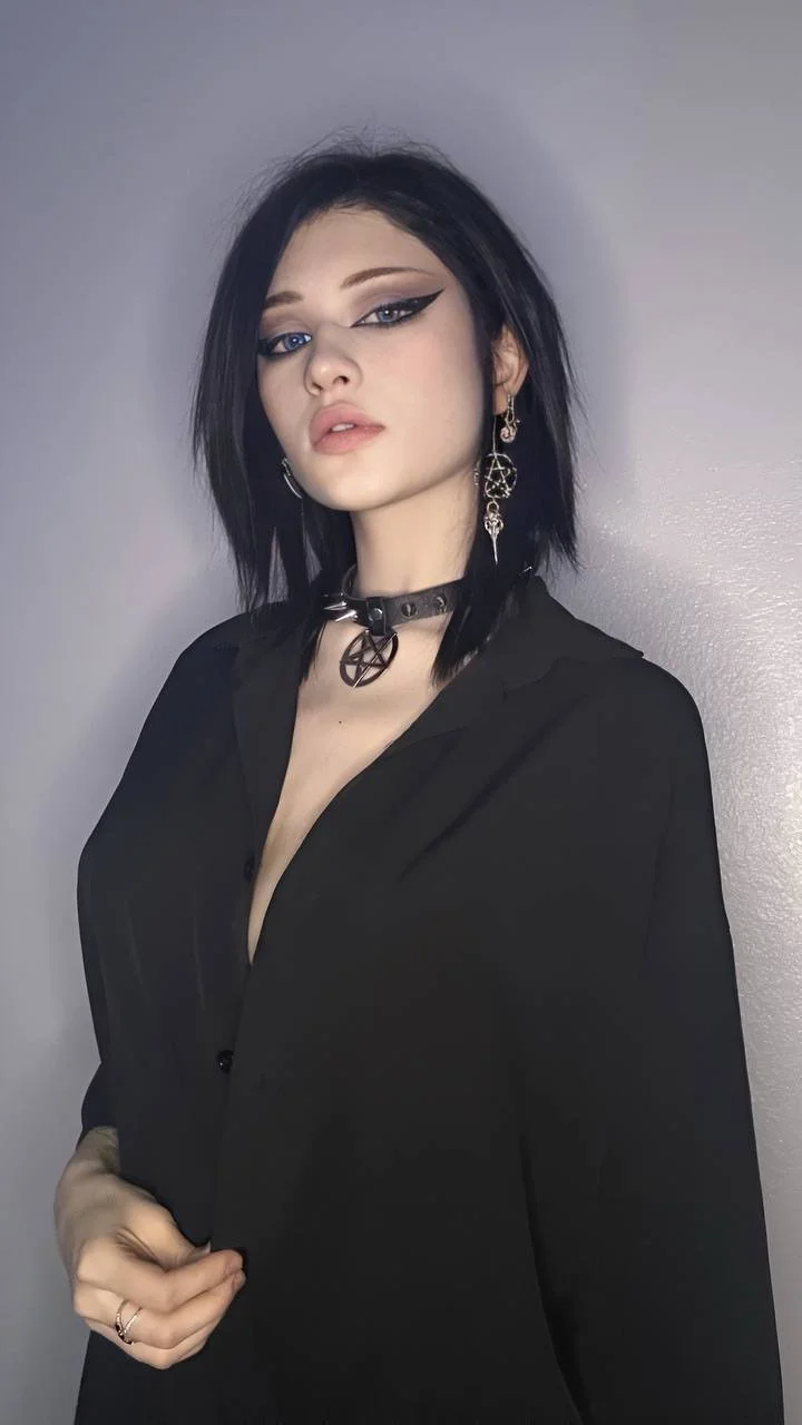 Kira Vamp image 9