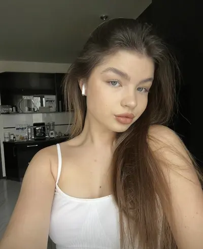Submitted Hot College Babe Exposed by Cuck Bf cover image