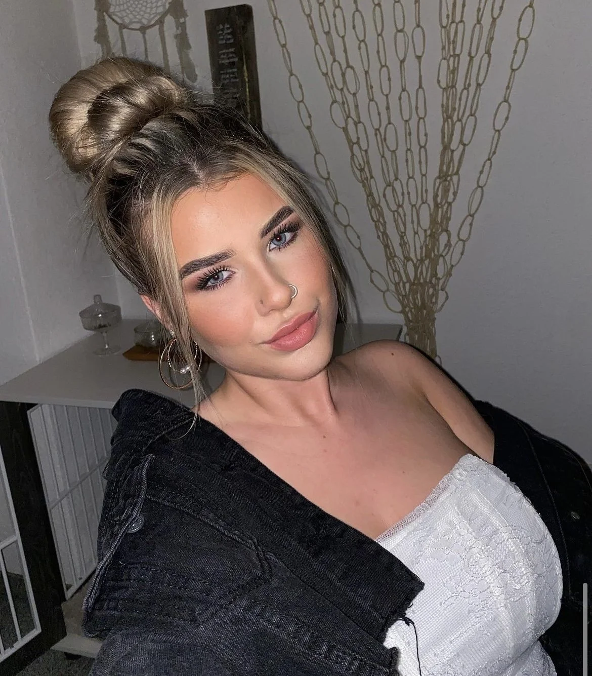 Cuck told me to expose his slut sis image 10