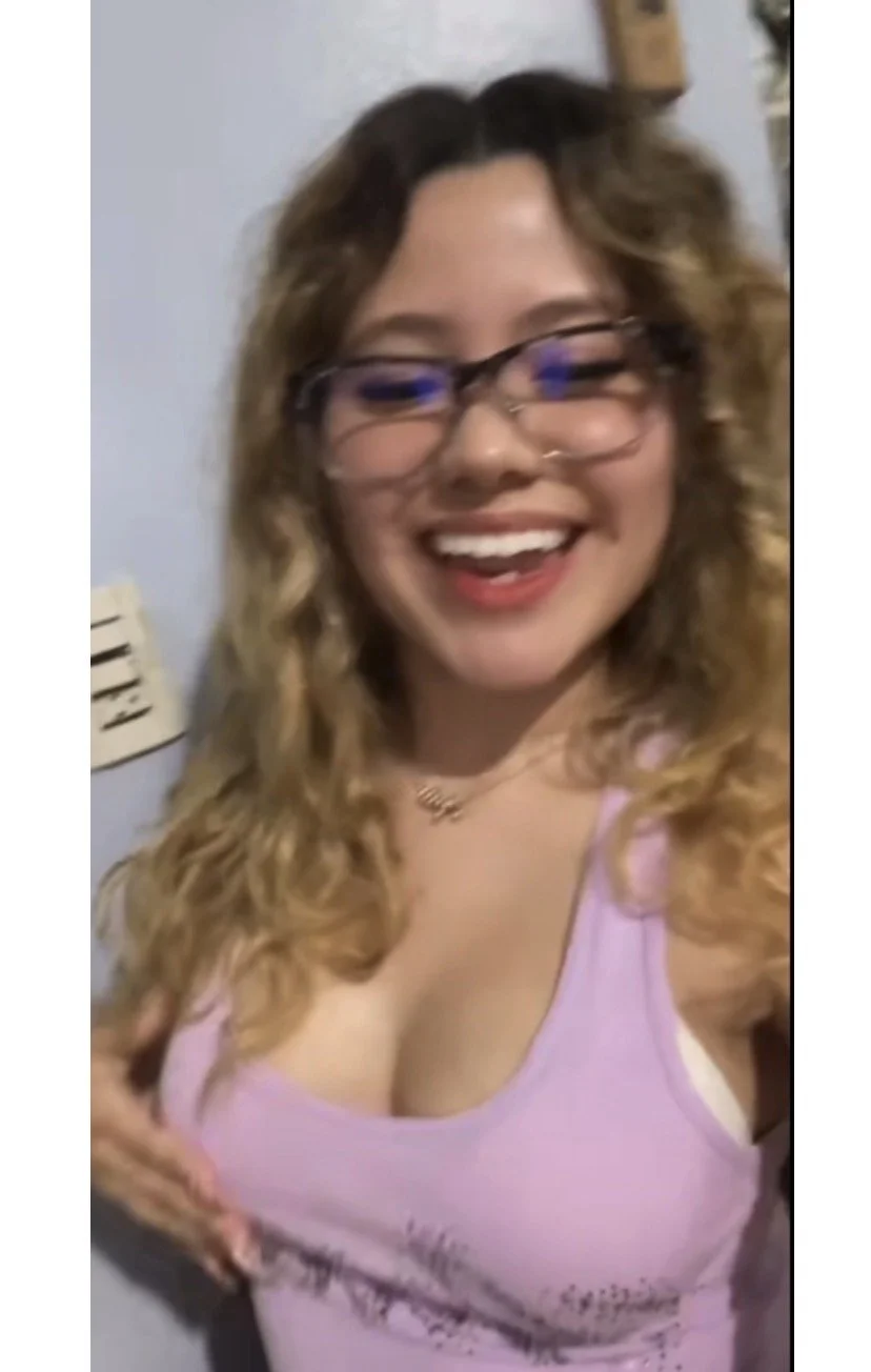 Quemando a la putita de Shania por infiel image 3