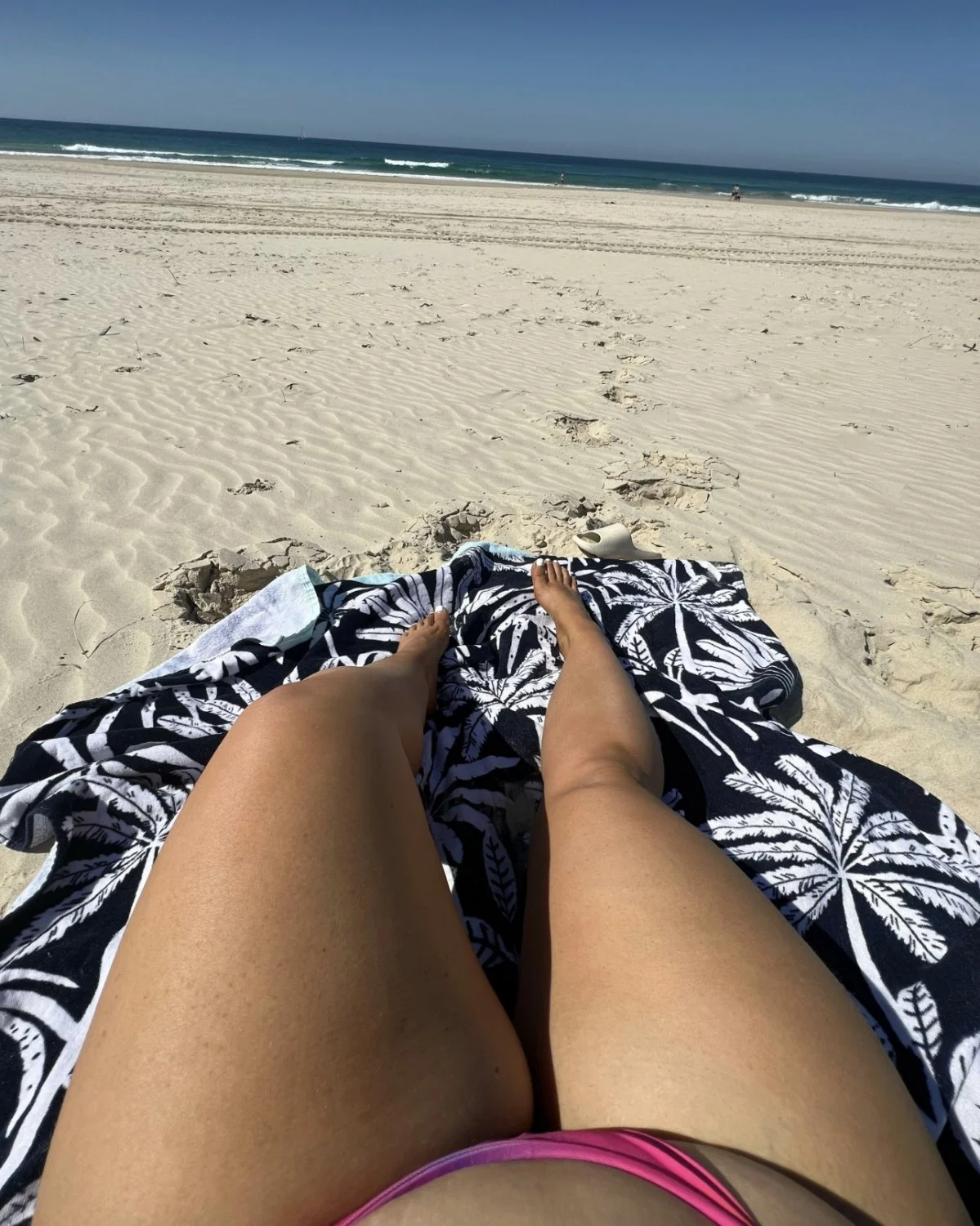 T H I C C THIGH Aussie SLUT WITH PRETTY FEET image 19