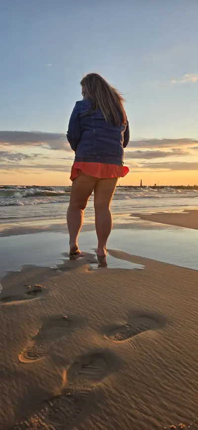 More beach vibes cover image
