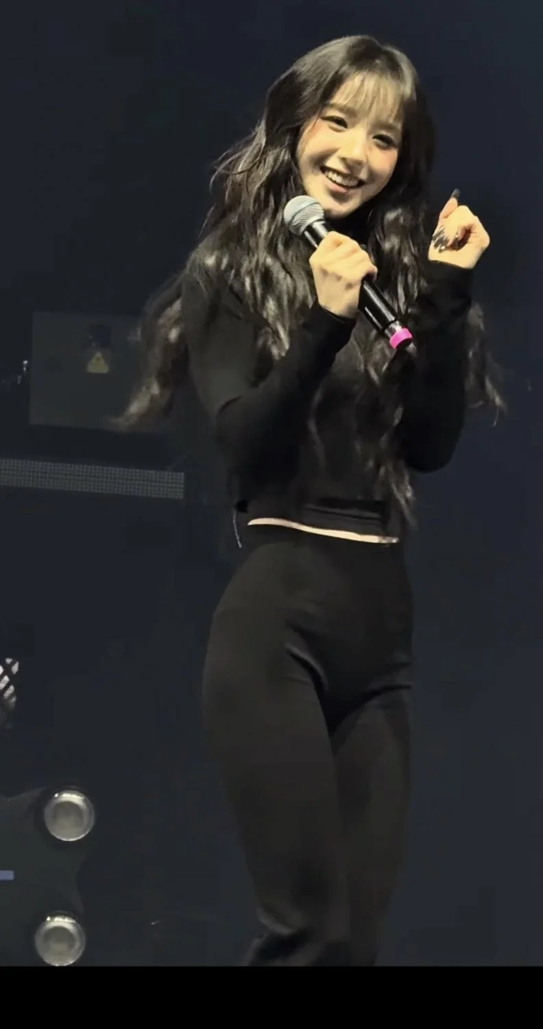 Loona Heejin Xray Filter image 1