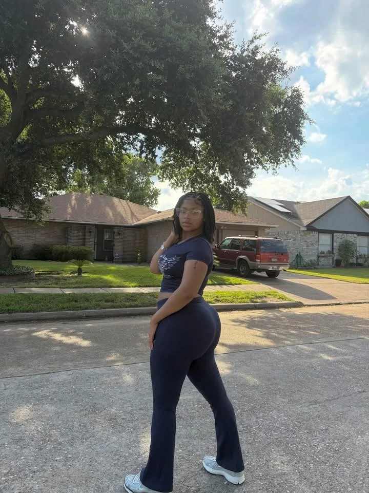 Ebony thic mix image 6