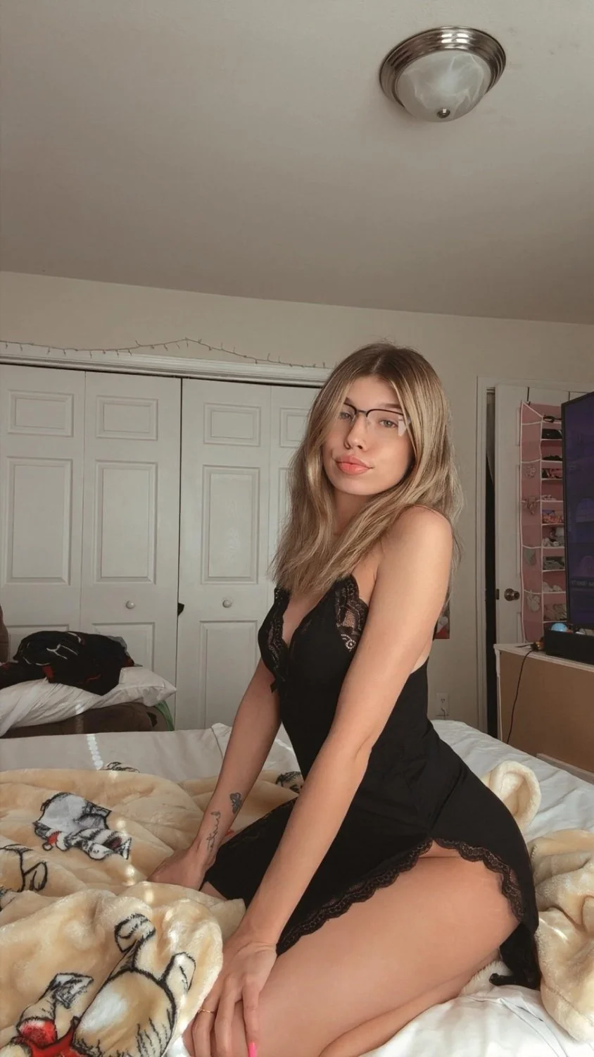 Pretty college girl image 10