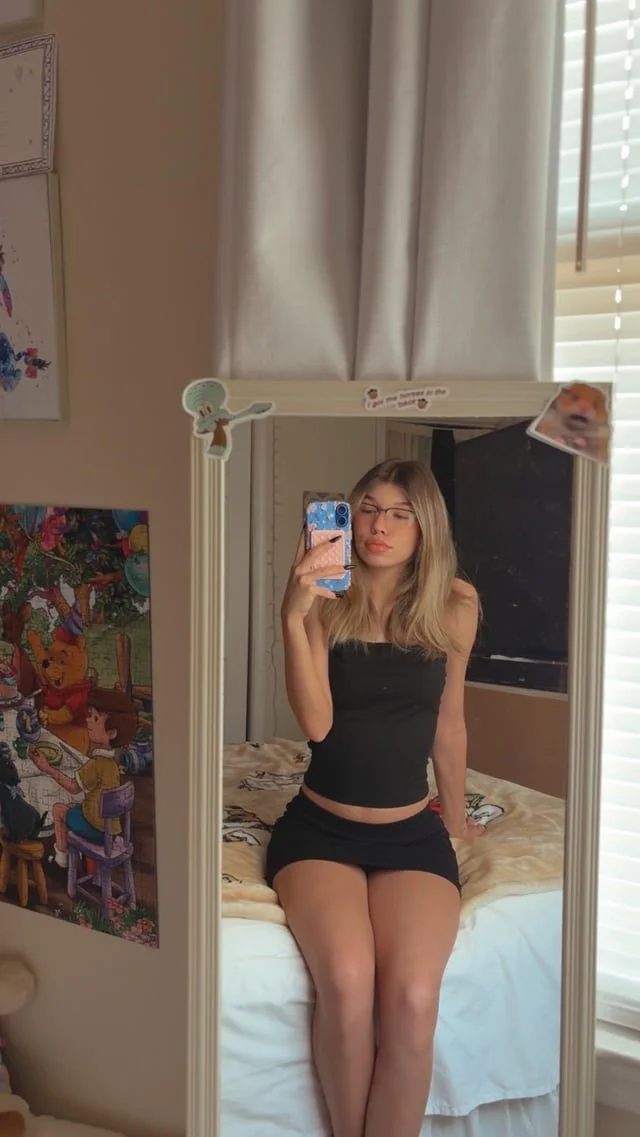 Pretty college girl image 17