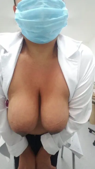 Karla Angelica... Milf de Grandes Tetas 😋 y Culo 🥵 cover image
