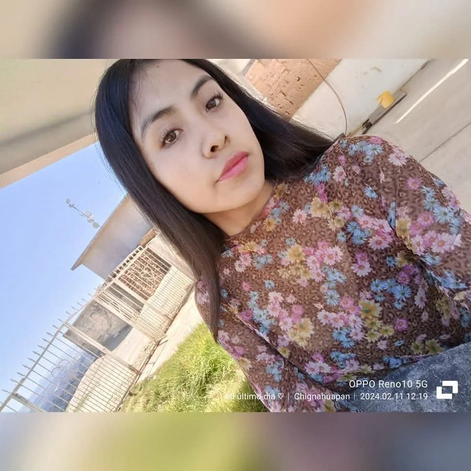 mi hermana chupa pene tímida. Le enseño lo delicioso hermanos. En Facebook se llama Teodora Cruz image 20
