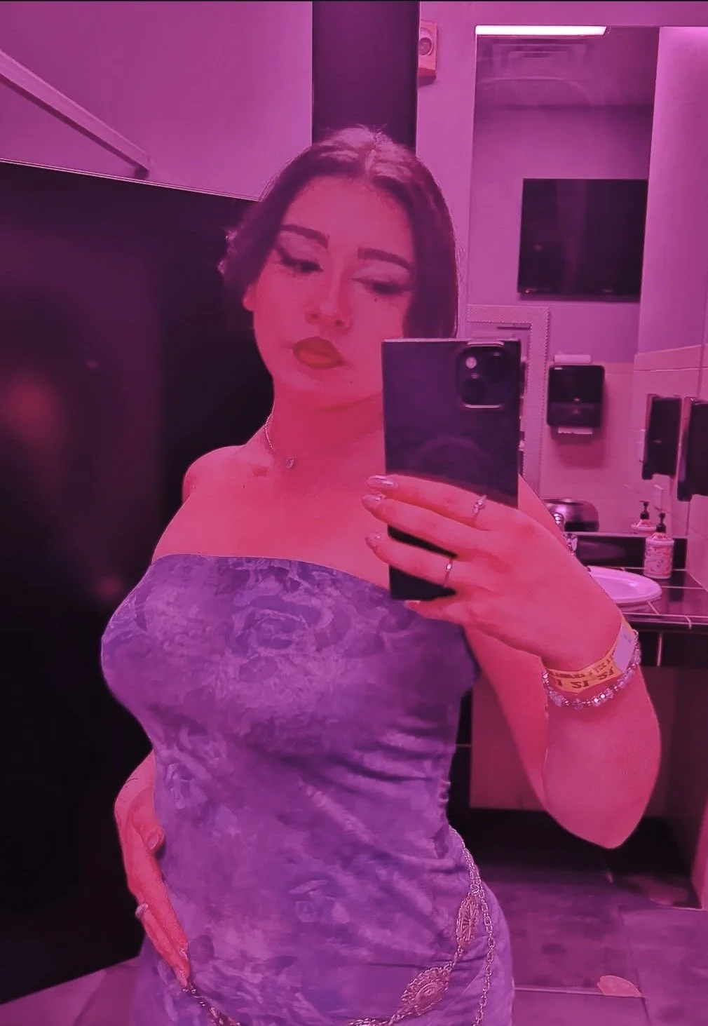 Chicago Latina Vicky shared image 6