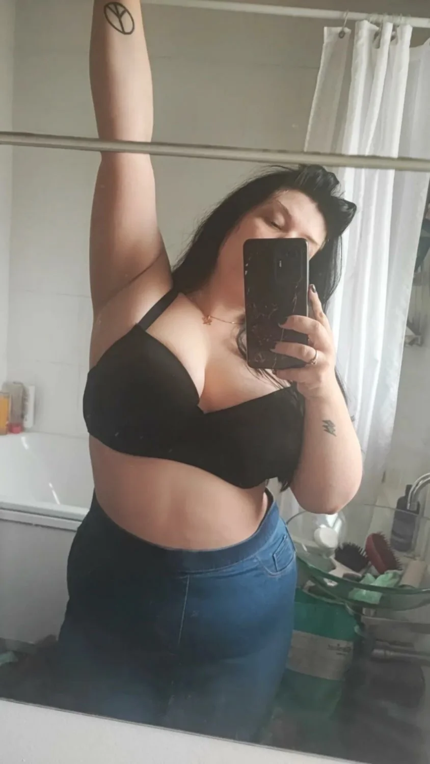 BBW Scotland Slut Robyn image 7