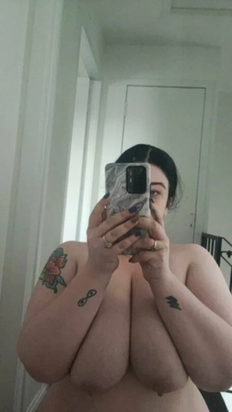 BBW Scotland Slut Robyn image 8