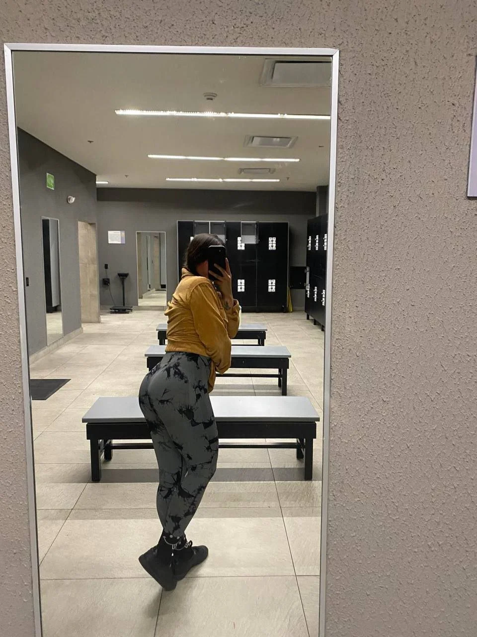Putinha da academia com o rabo enorme vazada mandando nudes image 14