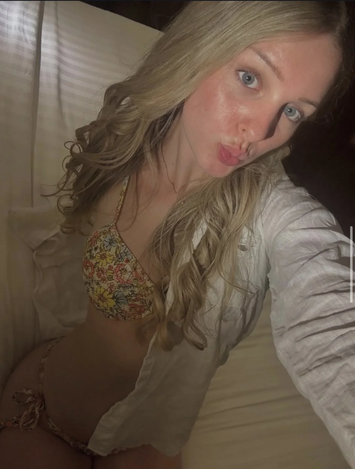 Zoe Canadian Toronto University Blonde Beautiful Cute Face Teen Slutty Cutie image 11
