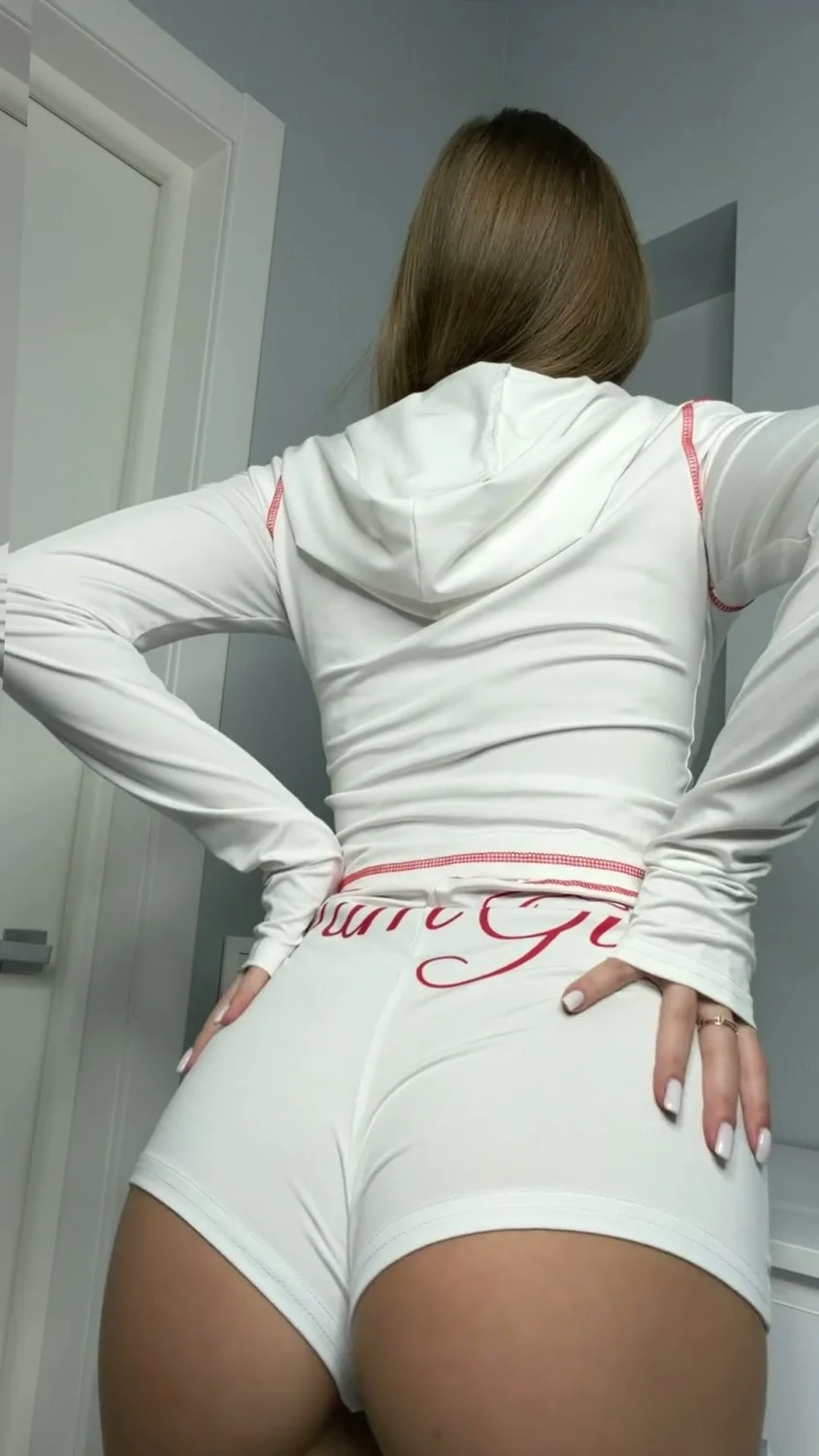 🔞 sexy natural tits teasing tight pussy cum dripping 🫦🍑 See my OF image 4