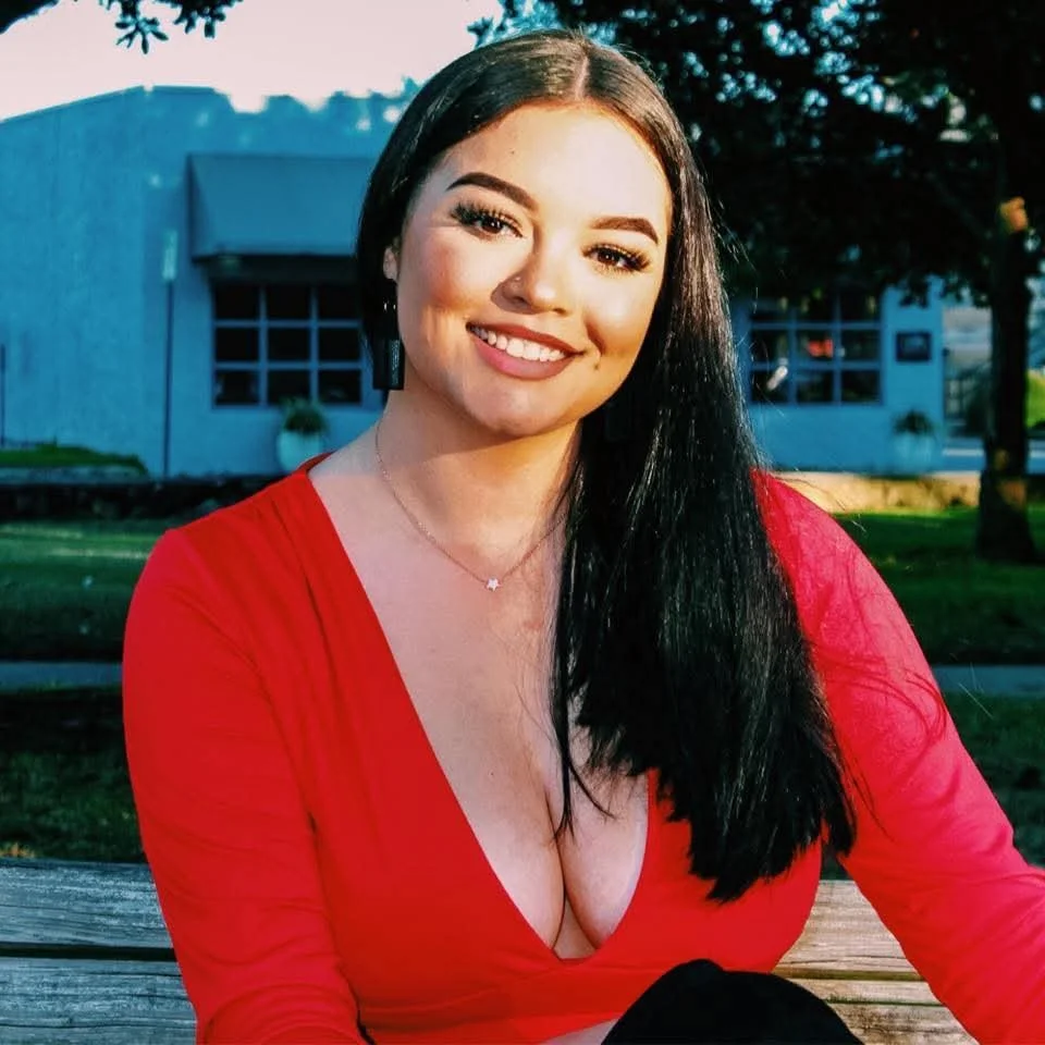Cute thick Latina with big tits main image