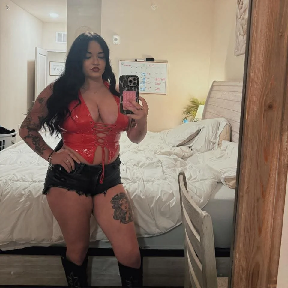 Cute thick Latina with big tits image 3