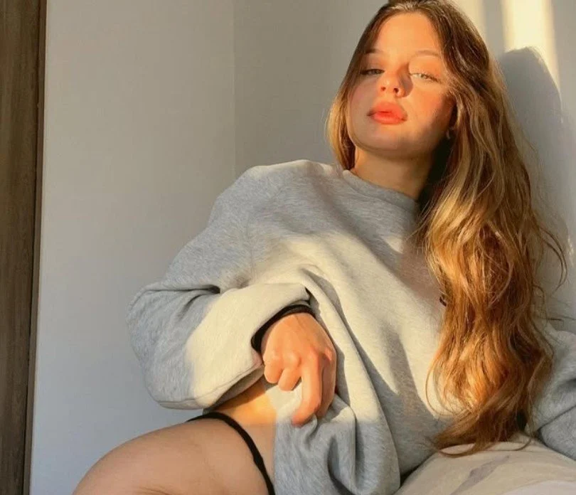 Amateur teen bitch with big ass main image