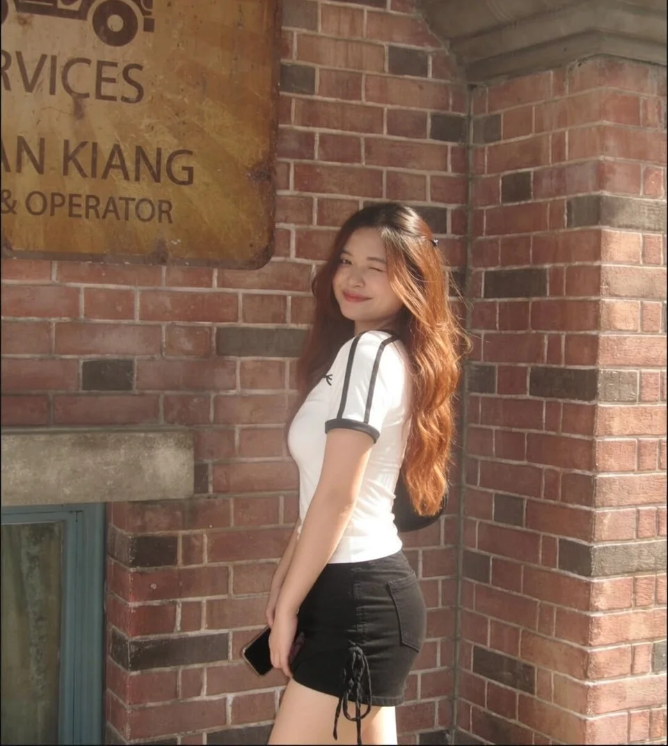 SG slut Michelle image 4