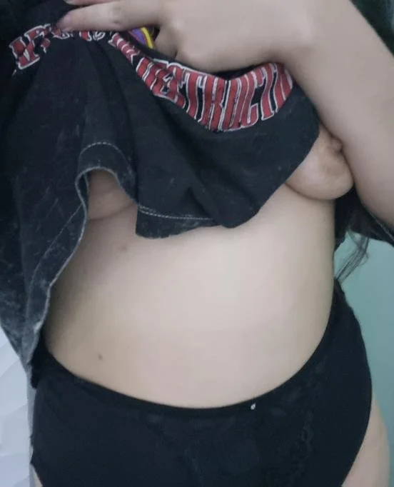 Cheating Latina slut showing off on snap for bwc cuck asked me to post main image
