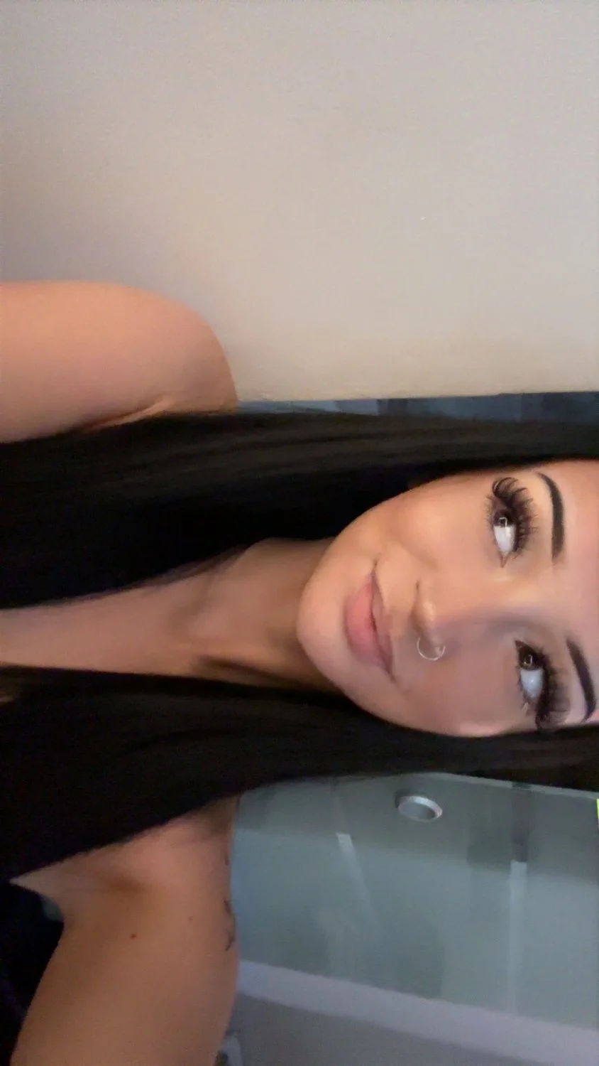 Sexy barely legal teen image 2