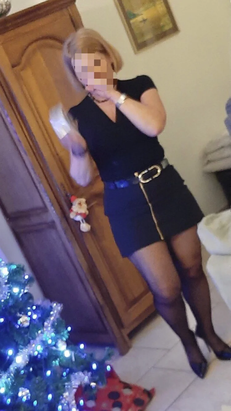 Mature PAWG Wife image 19