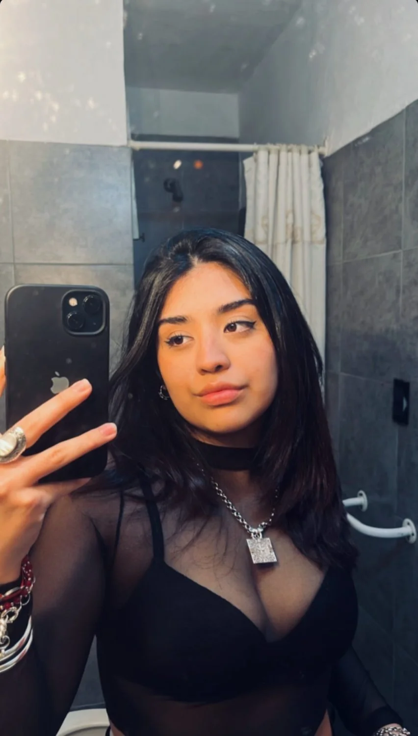 Valentina puta de 23 años image 4