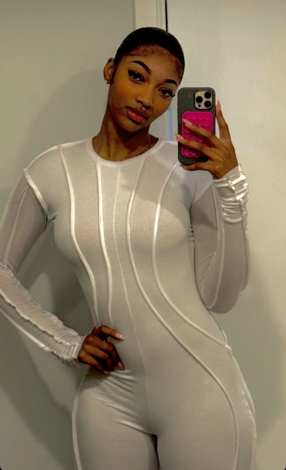 Angel Reese doesn’t wanna be sexualized but thinks she can get away w dressing like a whore? DN main image