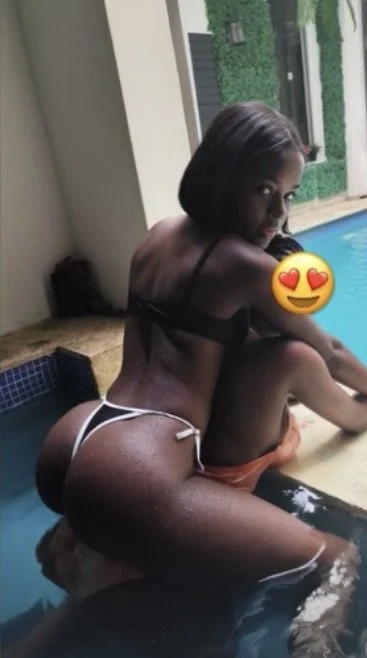 Tinder Handjob image 4