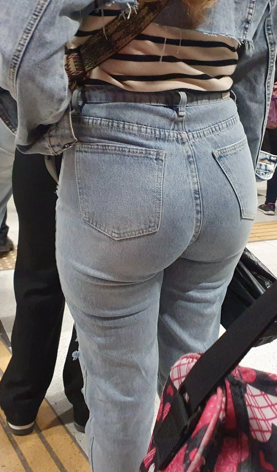 ASS & JEANS - 16 image 3