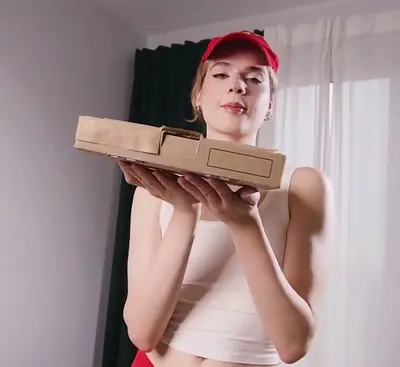 SHEMALE PIZZA DELIVERY FOR 2 FAGS - 8991 cover image
