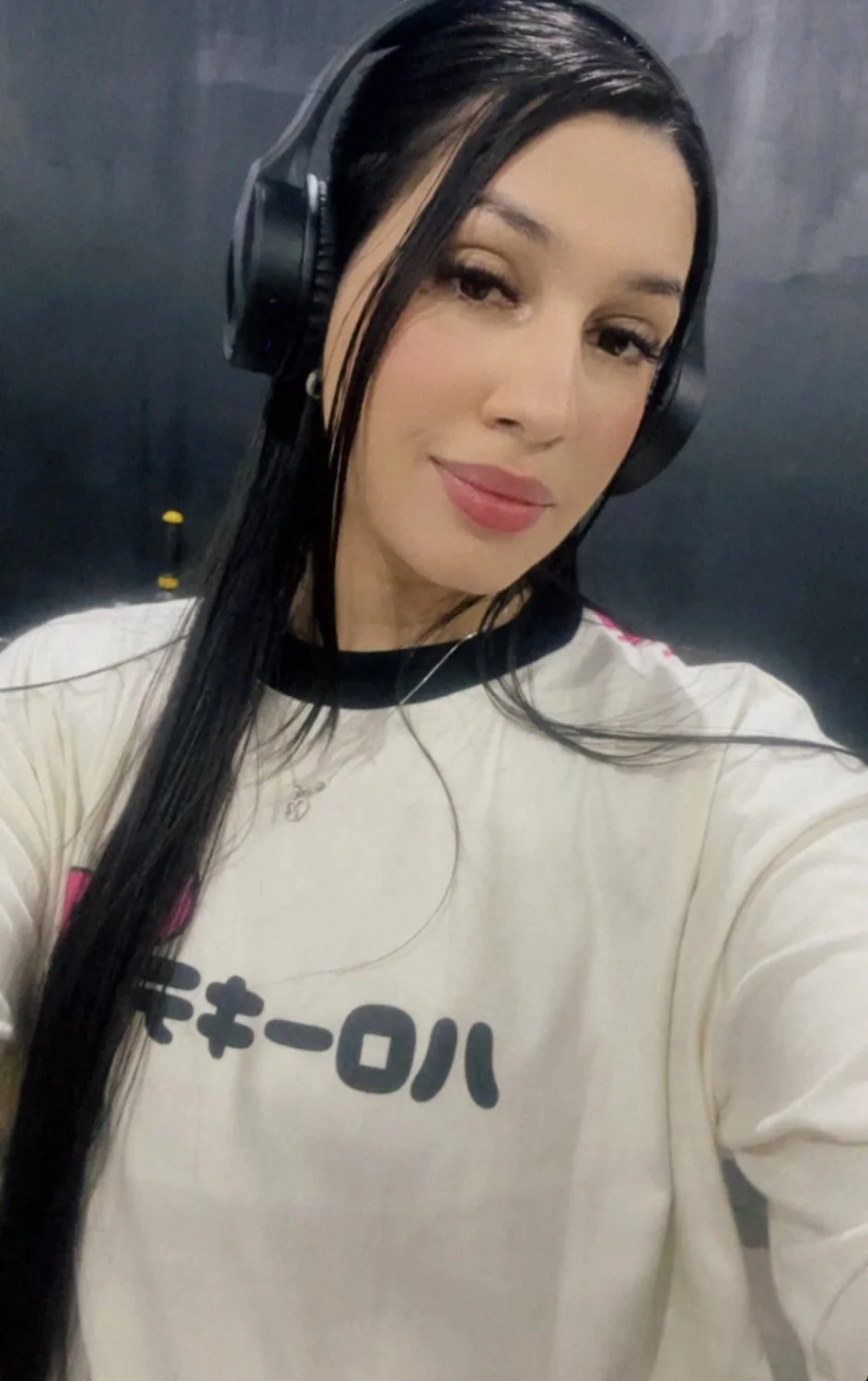 Morena vazou fudendo com dois apos a festa image 6