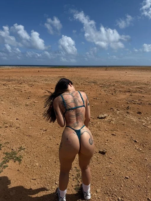 TikTok E-girl with cosplay nudes image 30