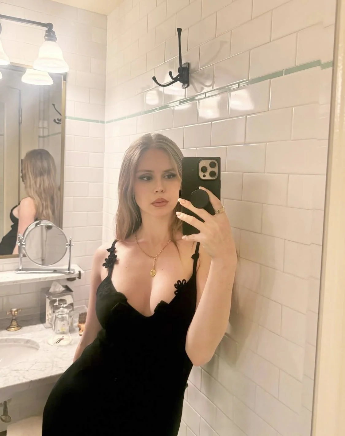 erinelair image 21
